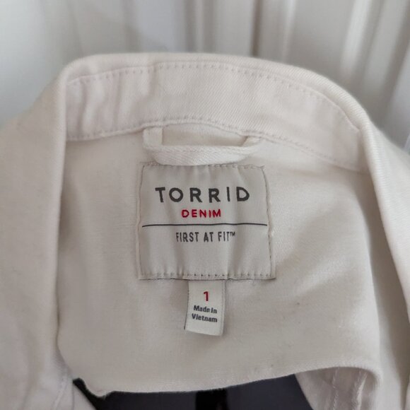 BNWOT Torrid White Jean Vest - Size 1 - Picture 4 of 4